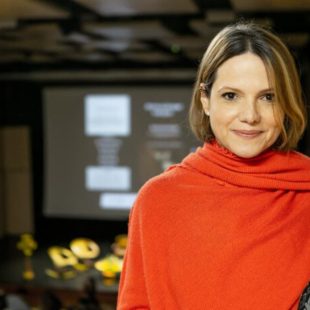 Ana Cristina Restrepo nos invita a pensar juntos