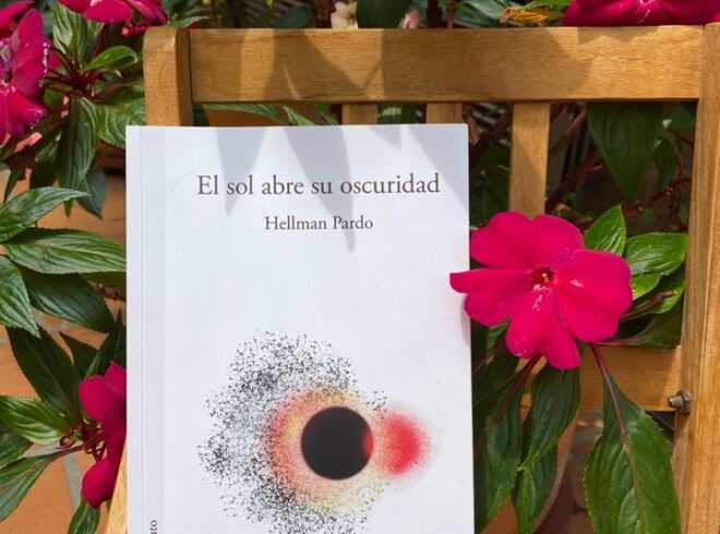 Escriben los lectores de El sol abre su oscuridad