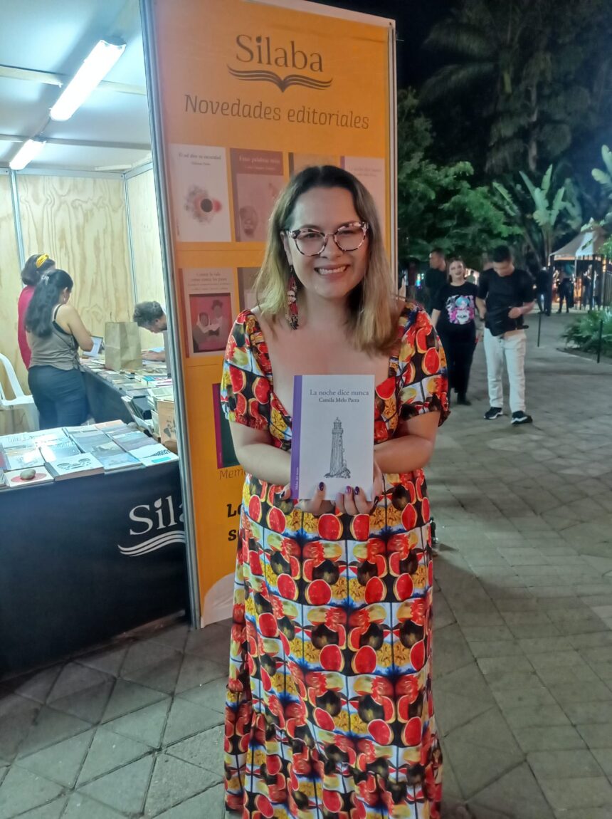 La Poeta Camila Melo Parra invita a una noche de faros y espejos