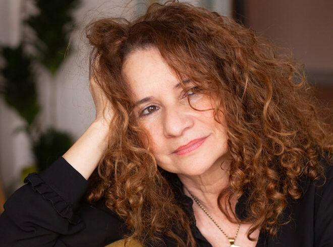 Adriana Hoyos, esa que canta hacia adentro